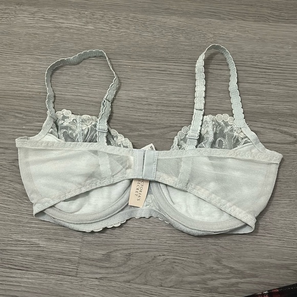 Vintage NWT Victoria's Secret Bra - Picture 2 of 3